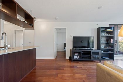 933-hornby-street-downtown-vw-vancouver-west-14 at 305 - 933 Hornby Street, Downtown VW, Vancouver West