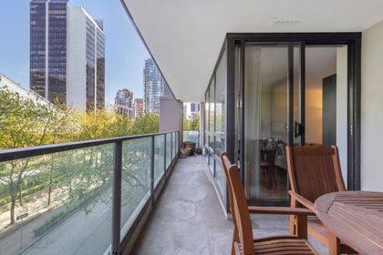 933-hornby-street-downtown-vw-vancouver-west-19 at 305 - 933 Hornby Street, Downtown VW, Vancouver West