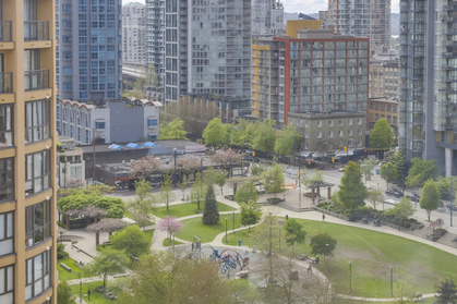 17 at 1701 - 1088 Richards Street, Yaletown, Vancouver West