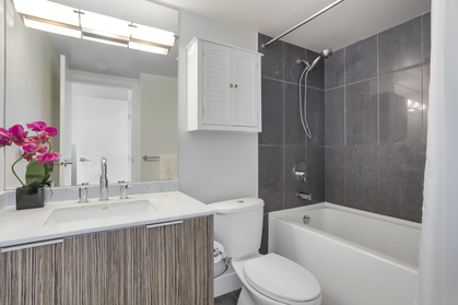 18 at 1701 - 1088 Richards Street, Yaletown, Vancouver West