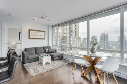 4 at 1701 - 1088 Richards Street, Yaletown, Vancouver West