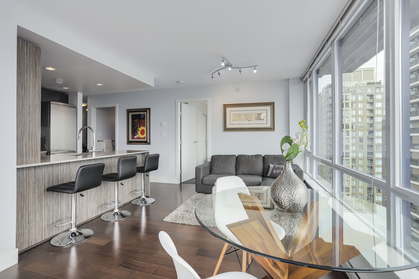 6 at 1701 - 1088 Richards Street, Yaletown, Vancouver West