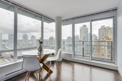 7 at 1701 - 1088 Richards Street, Yaletown, Vancouver West