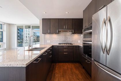 150-w-15th-street-central-lonsdale-north-vancouver-05 at 401 - 150 W 15th Street, Central Lonsdale, North Vancouver