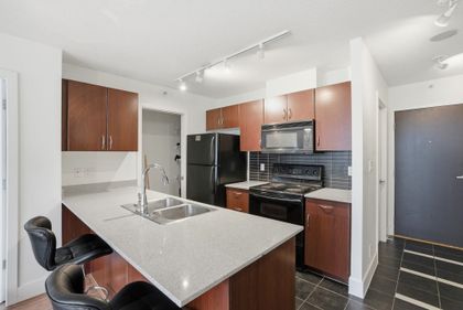 933-hornby-street-downtown-vw-vancouver-west-09 at 602 - 933 Hornby Street, Downtown VW, Vancouver West