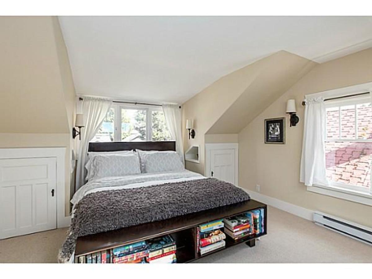 762 E 8th St Mast Bed at 762 E 8th Street, Boulevard, North Vancouver