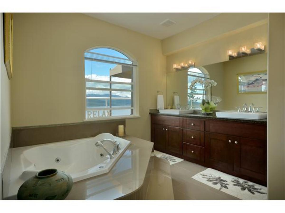 290 Kelvin Grove Master Ensuite at 290 Kelvin Grove Way, Lions Bay, West Vancouver
