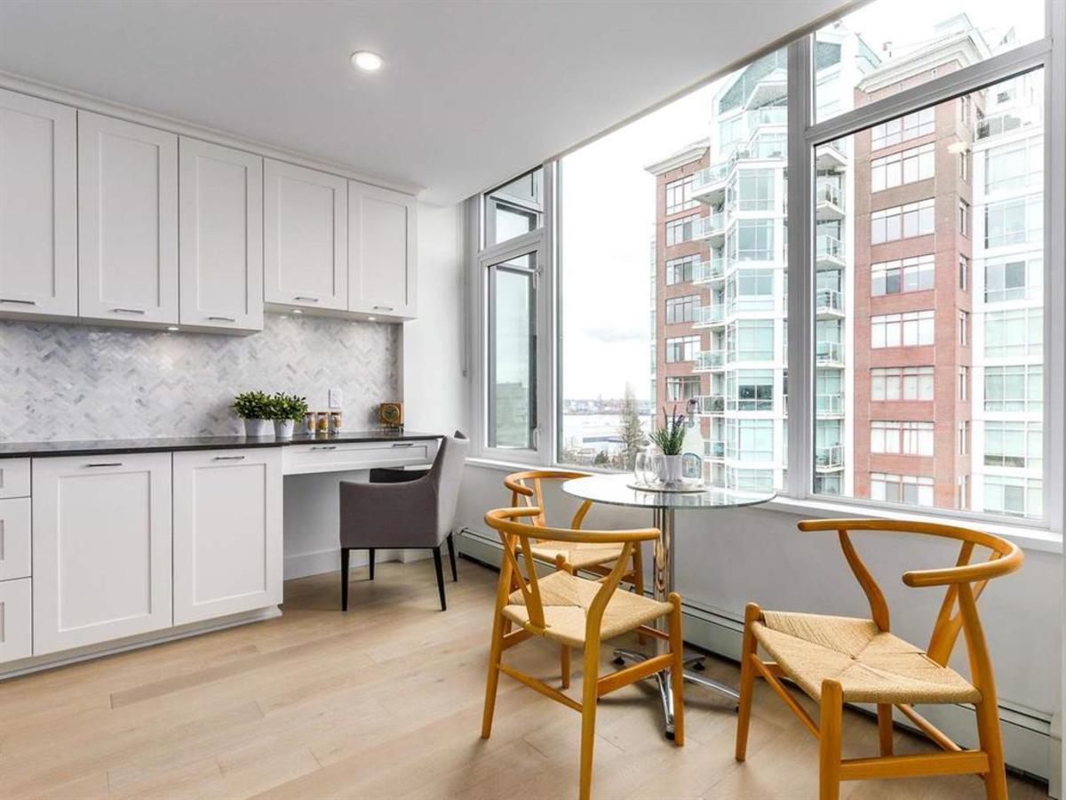 601-131-east-3rd-st-eating-area at 601 - 131 E 3rd Street, Lower Lonsdale, North Vancouver