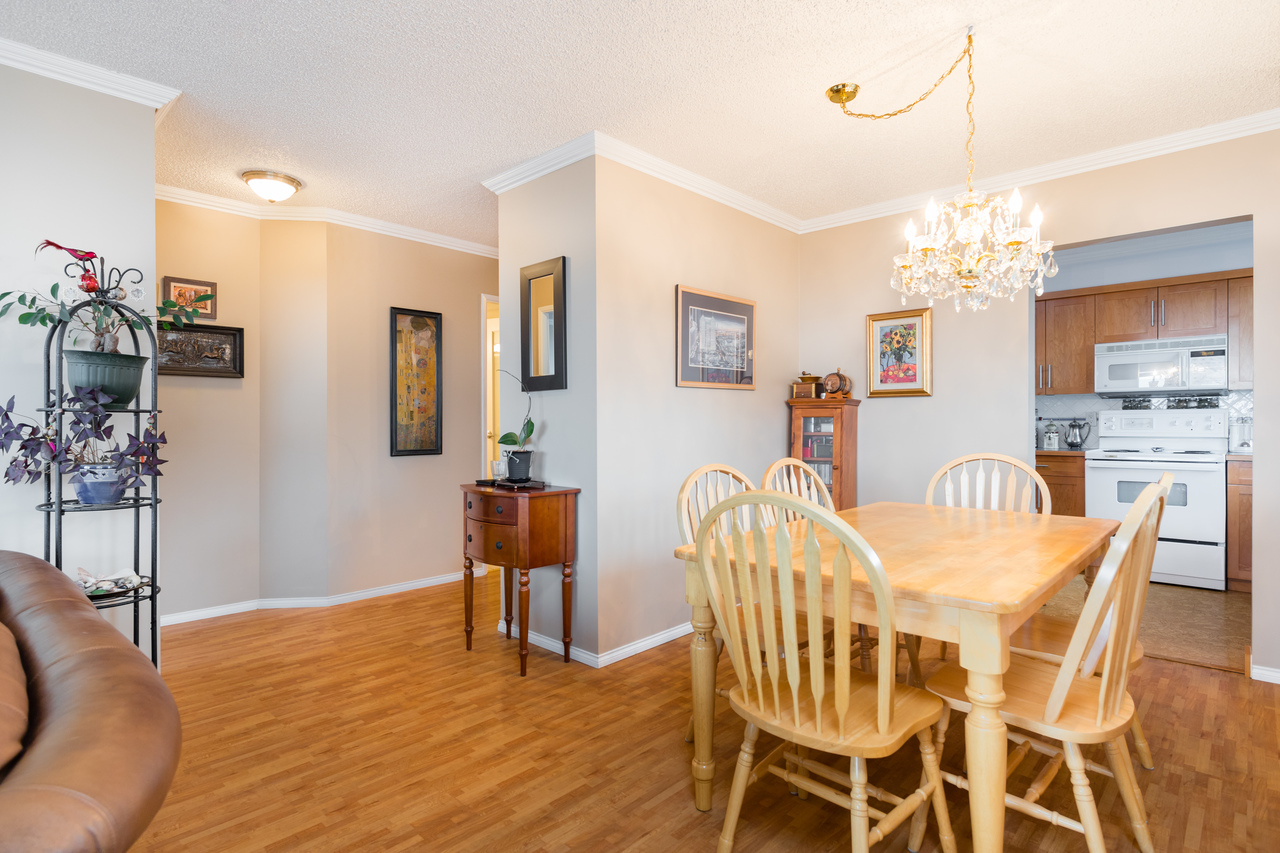 601-1390-duchess-ave-dining-room2 at 601 - 1390 Duchess Avenue, Ambleside, West Vancouver