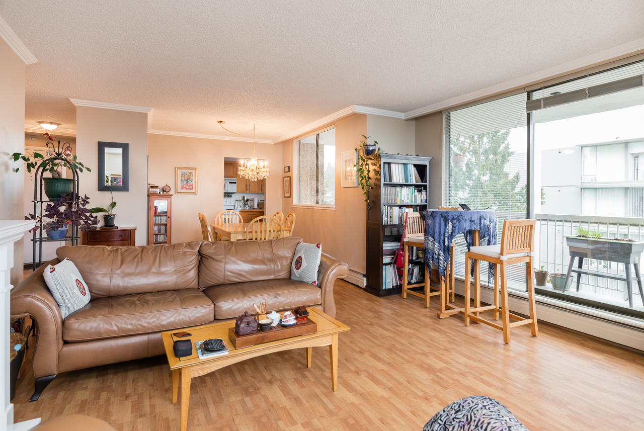 601-1390-duchess-ave-living-room5 at 601 - 1390 Duchess Avenue, Ambleside, West Vancouver