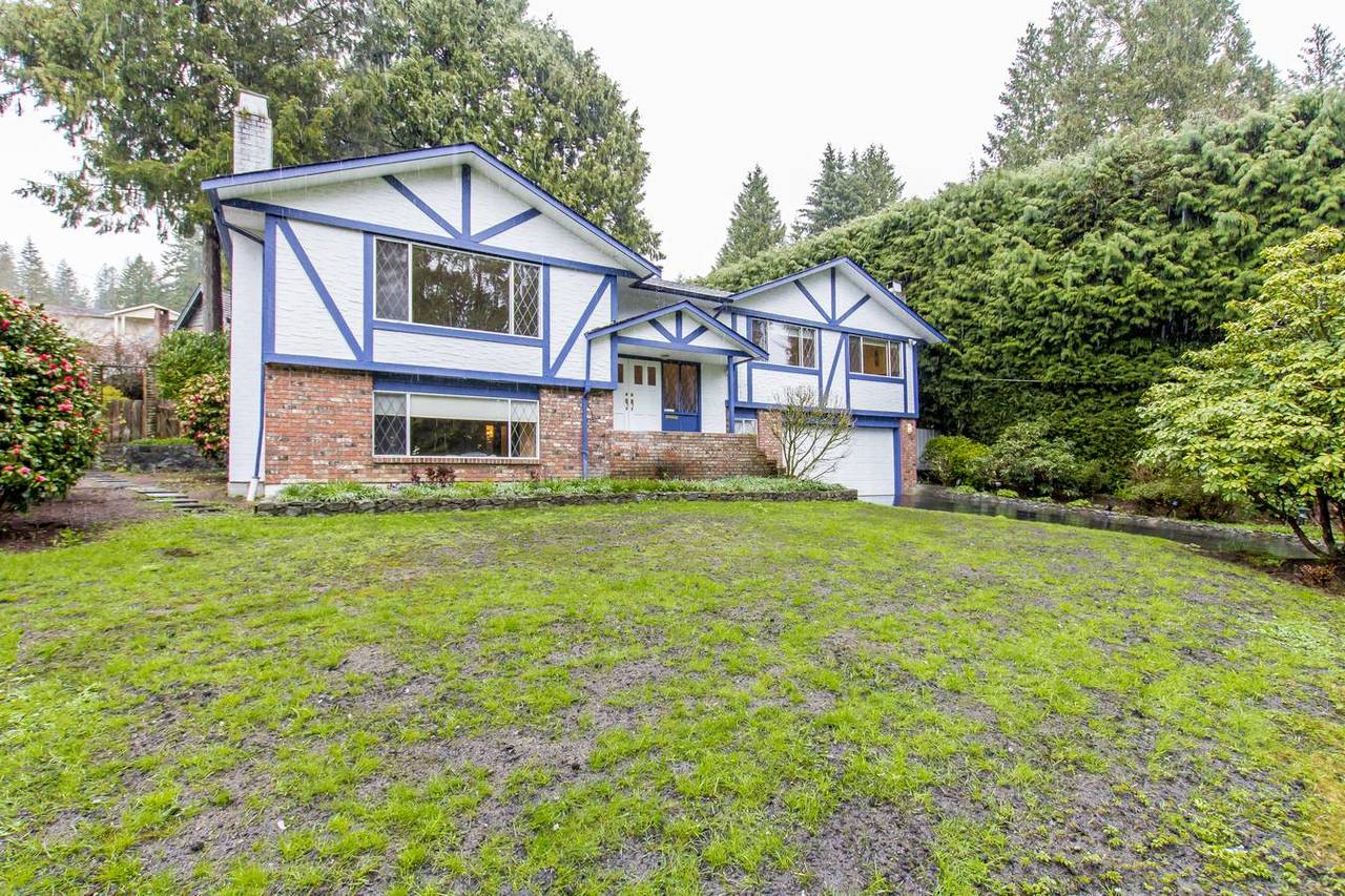 4710-willow-pl-front-view2 at 4710 Willow Place, Caulfield, West Vancouver