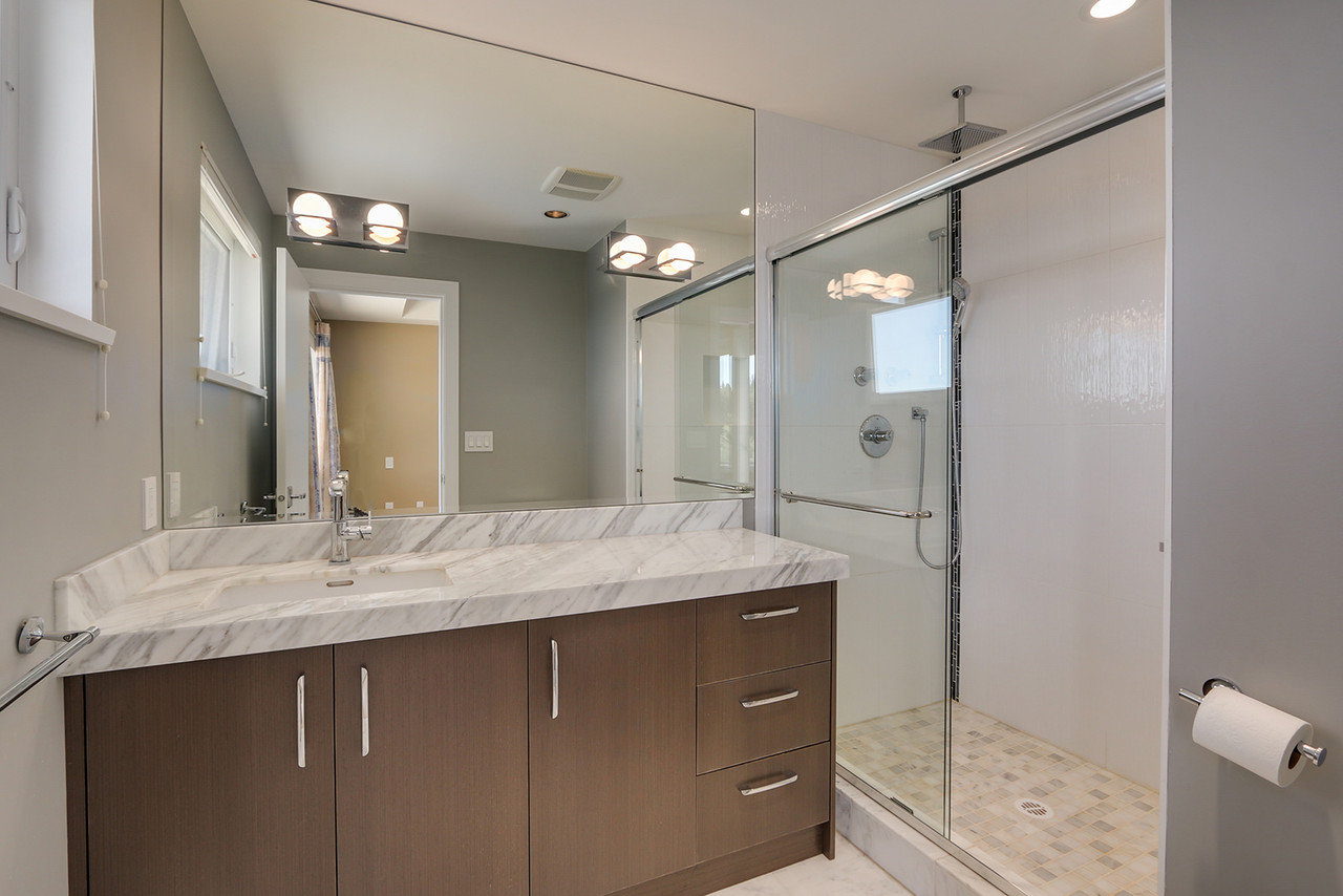 482-genoa-cres-2nd-bed-ensuite at 482 Genoa Cres, Upper Delbrook, North Vancouver