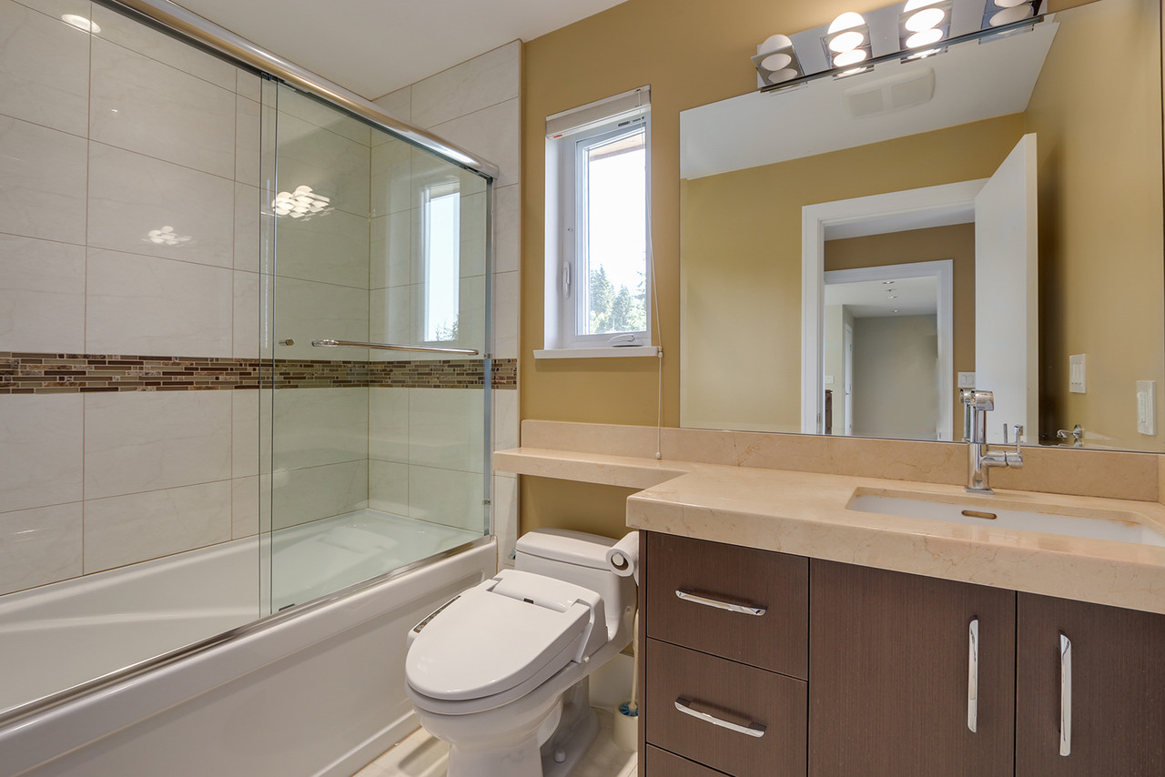 482-genoa-cres-3rd-bed-ensuite at 482 Genoa Cres, Upper Delbrook, North Vancouver