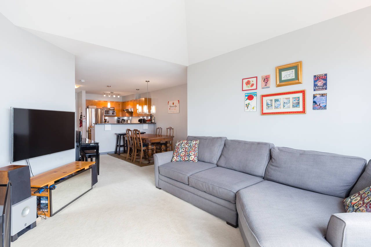 07 at 408 - 333 E 1st Street, Lower Lonsdale, North Vancouver