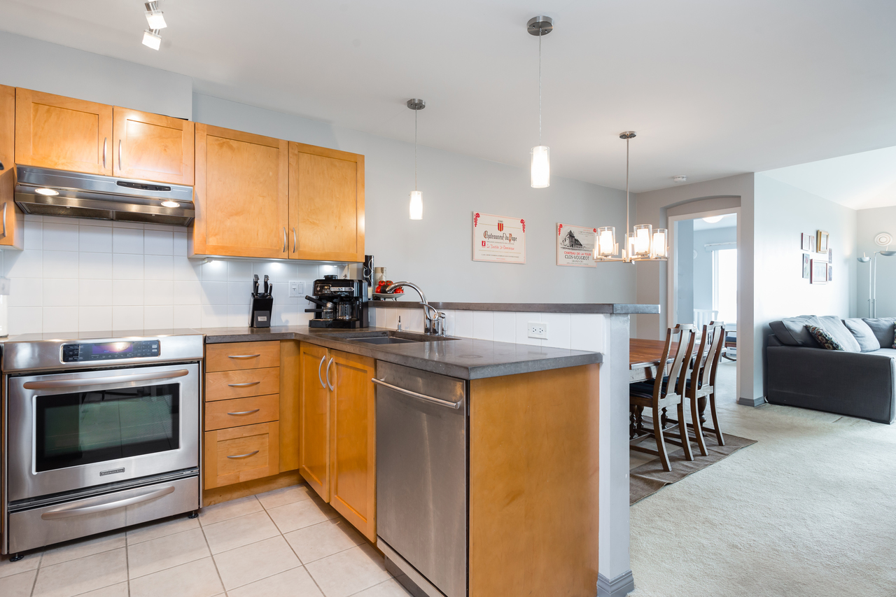 17 at 408 - 333 E 1st Street, Lower Lonsdale, North Vancouver