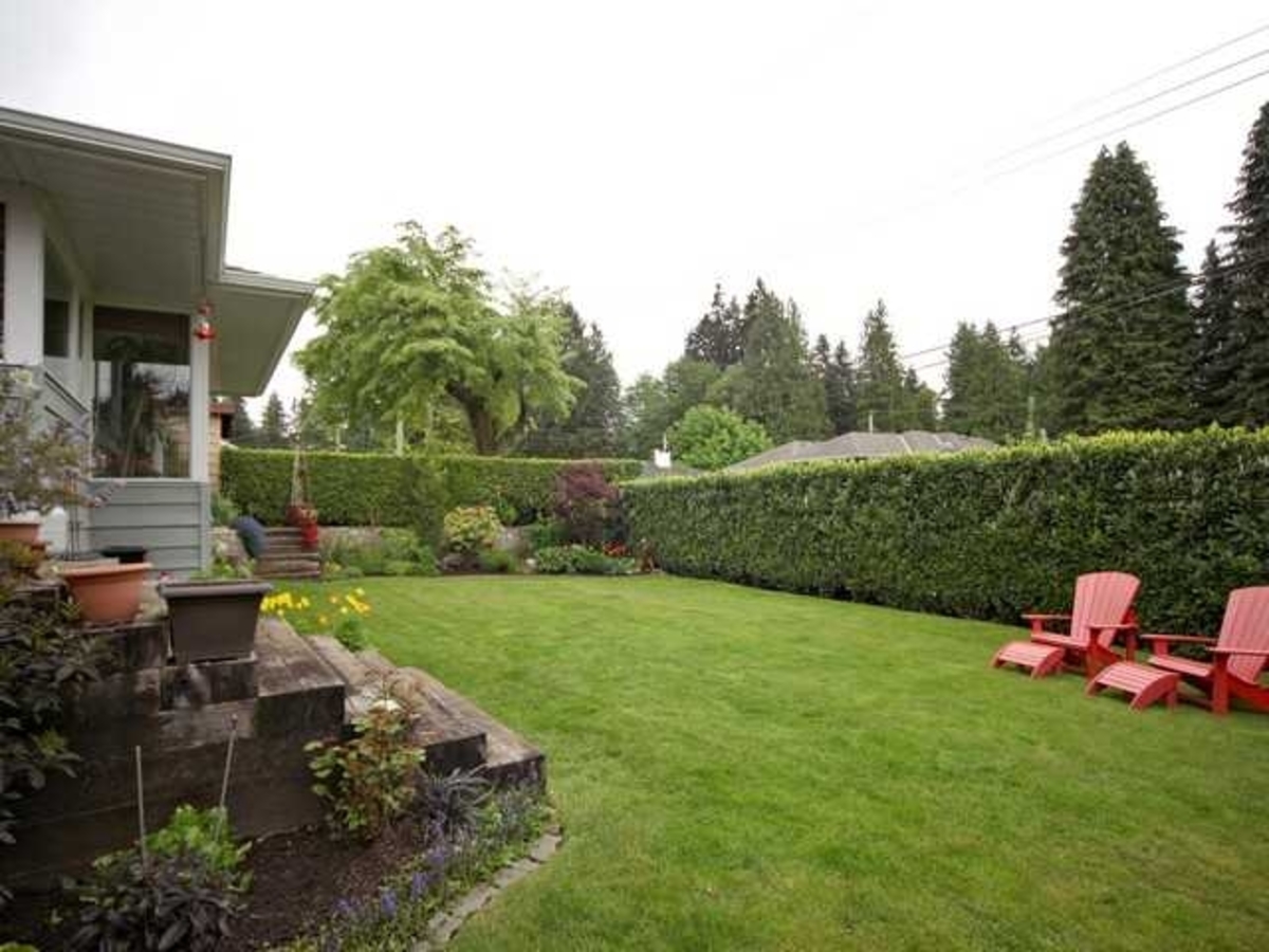 911 Wentworth Ave Rear Yard at 911 Wentworth Avenue, Forest Hills NV, North Vancouver