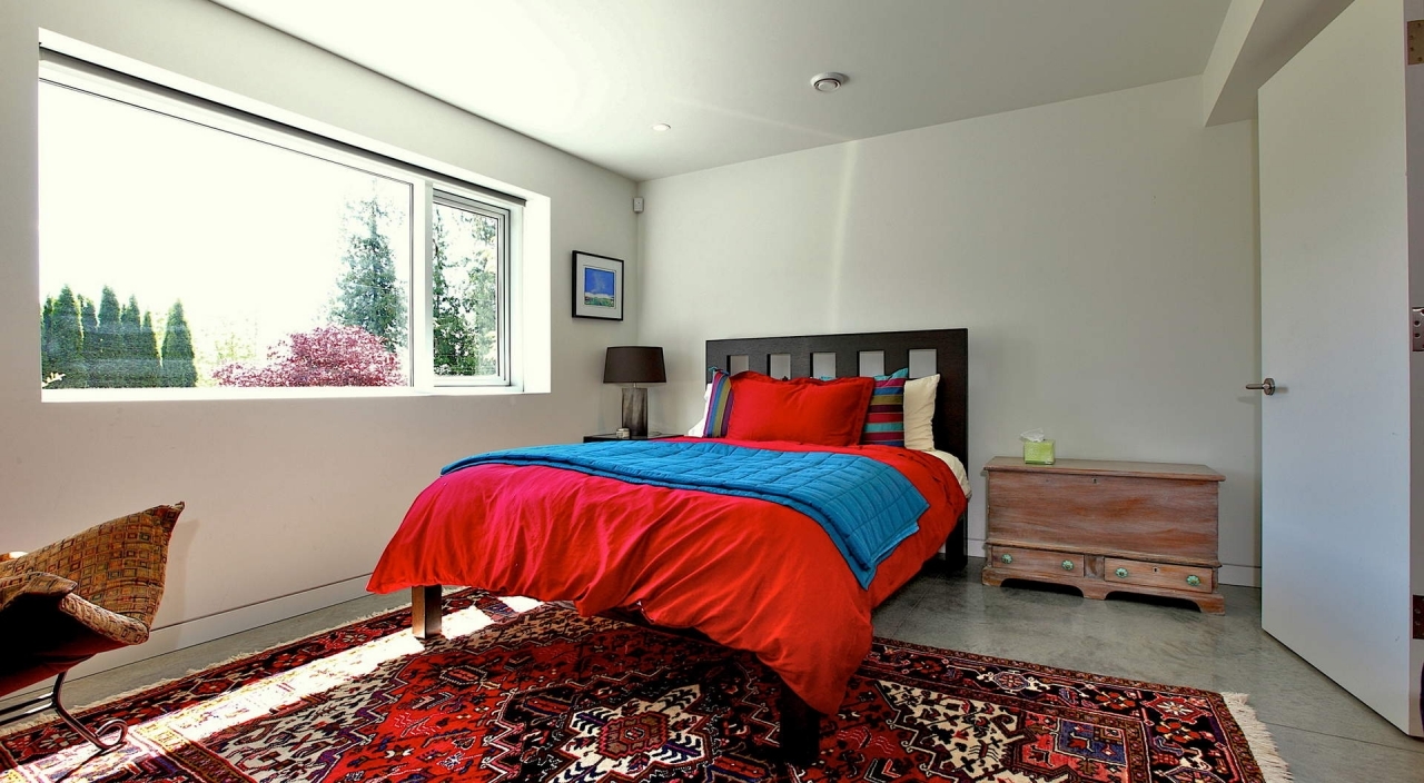 2924 Altamont Cres Bed 2 at 2924 Altamont Crescent, Altamont, West Vancouver
