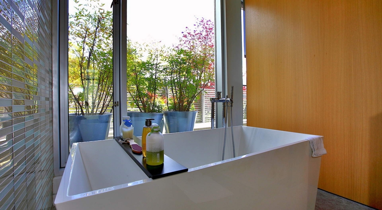 2924 Altamont Cres Master Ensuite 1 at 2924 Altamont Crescent, Altamont, West Vancouver