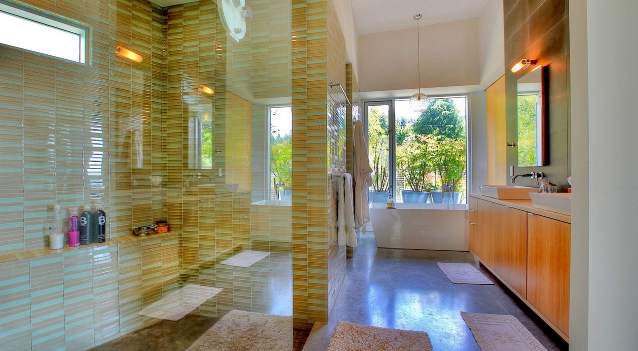 2924 Altamont Cres Master Ensuite 2 at 2924 Altamont Crescent, Altamont, West Vancouver