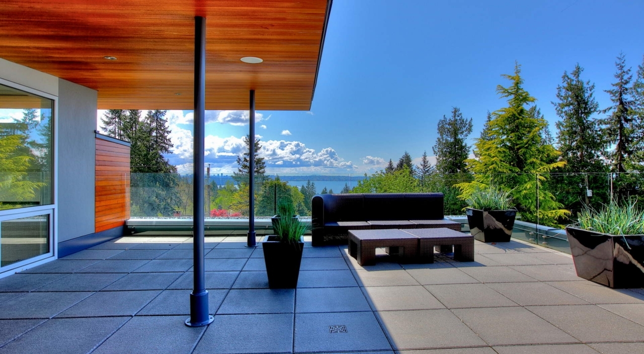 2924 Altamont Cres View Deck at 2924 Altamont Crescent, Altamont, West Vancouver