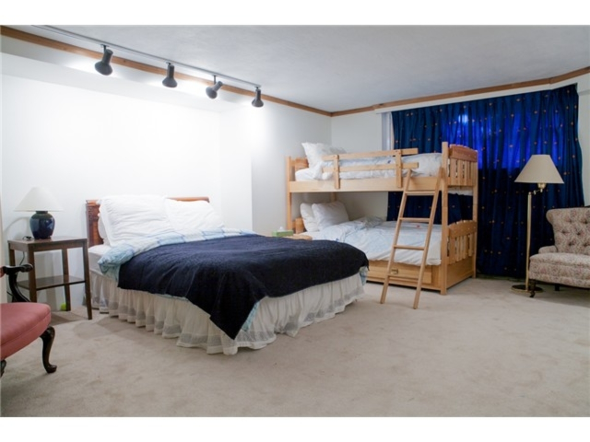 2592 Nelson Ave Bedroom 3 at 2592 Nelson Avenue, Dundarave, West Vancouver