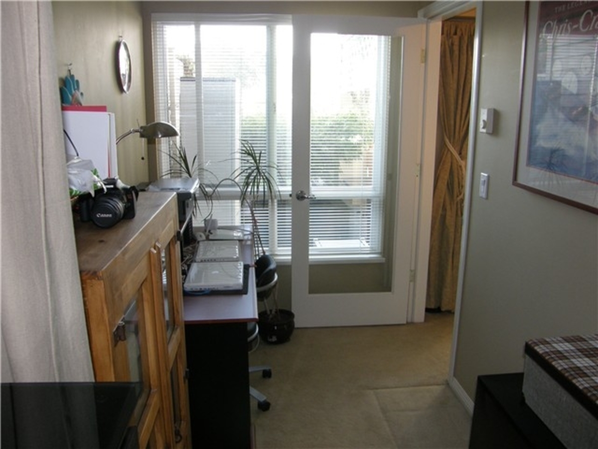 106 Den at 106 - 365 East 1st, Lower Lonsdale, North Vancouver