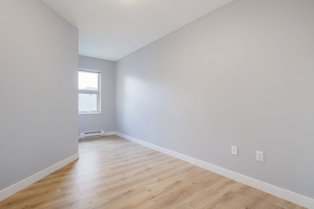 7-307-e-15th-st-3rd-bed at 7 - 307 E 15th Street, Central Lonsdale, North Vancouver