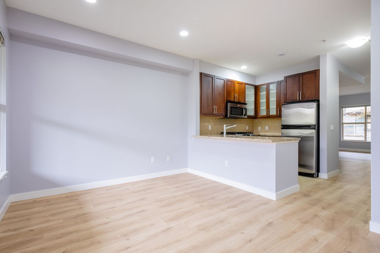 7-307-e-15th-st-family-room-5 at 7 - 307 E 15th Street, Central Lonsdale, North Vancouver