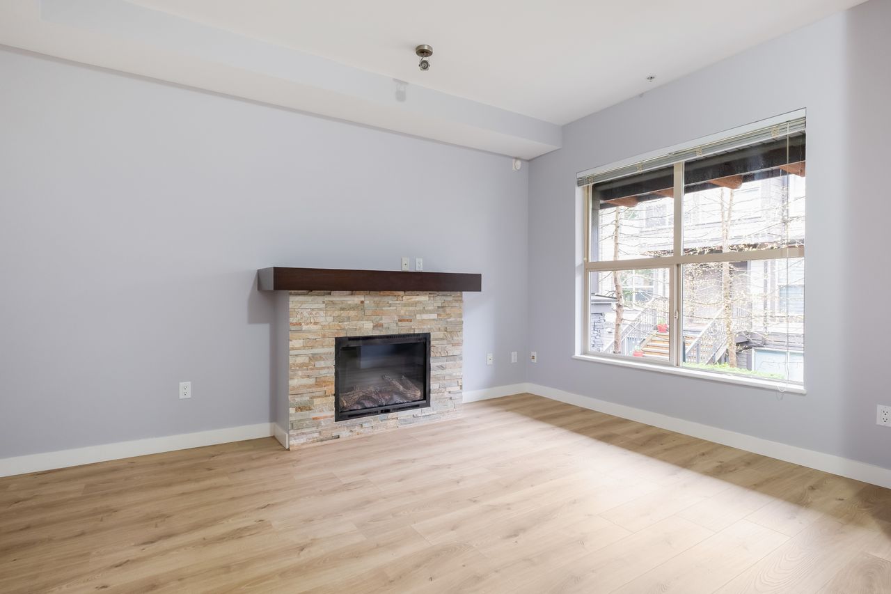7-307-e-15th-st-living-room-2 at 7 - 307 E 15th Street, Central Lonsdale, North Vancouver