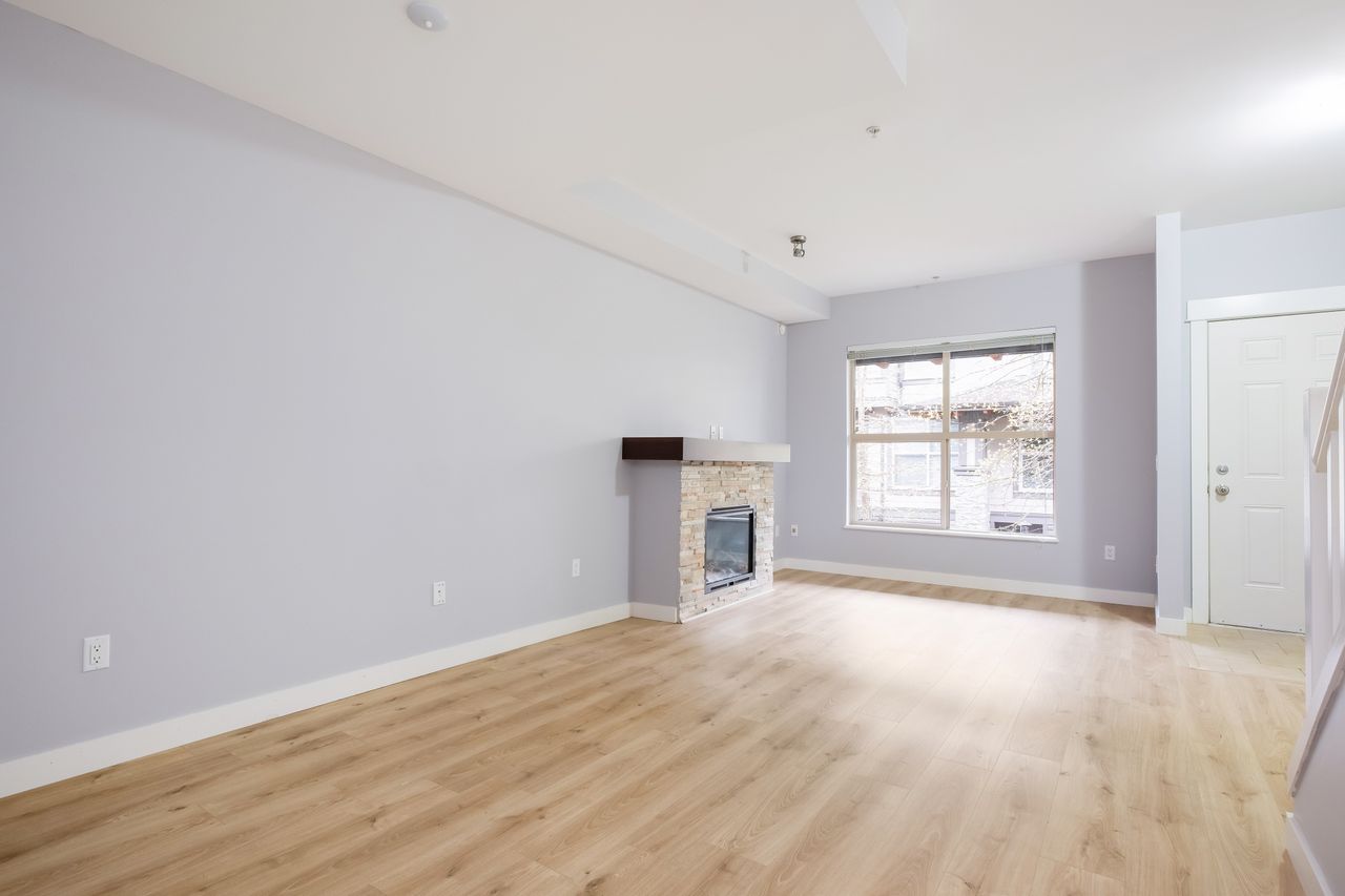 7-307-e-15th-st-living-room-4 at 7 - 307 E 15th Street, Central Lonsdale, North Vancouver