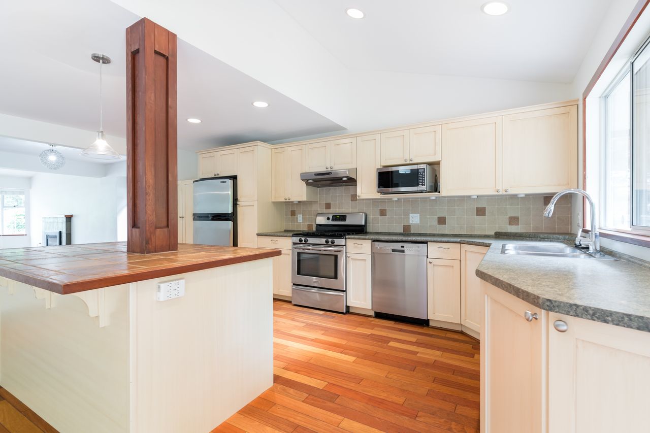 3827-lewister-ave-kit-4 at 3827 Lewister Road, Edgemont, North Vancouver