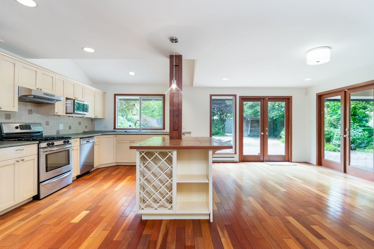 3827-lewister-ave-kit-ea at 3827 Lewister Road, Edgemont, North Vancouver