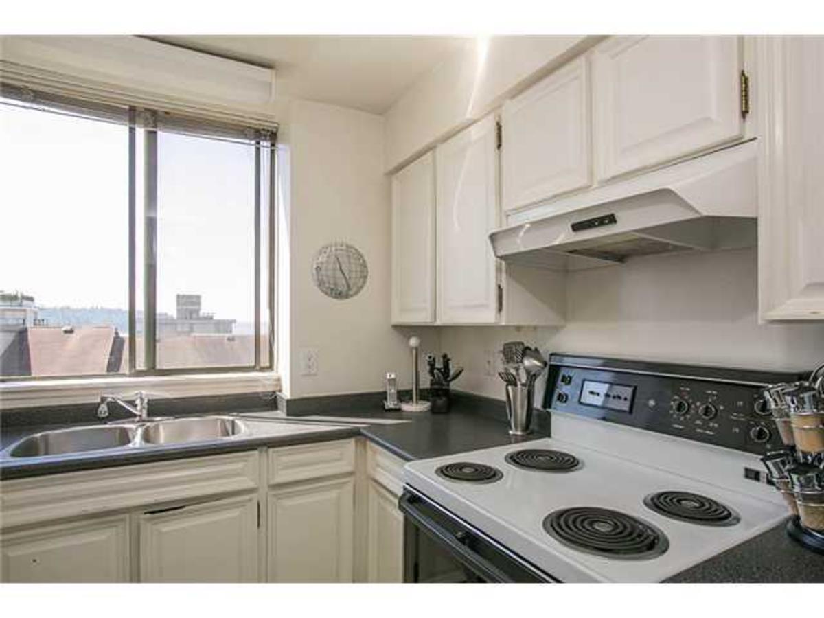 402-1390 Duchess Ave Kitchen at 402 - 1390 Duchess Avenue, Ambleside, West Vancouver
