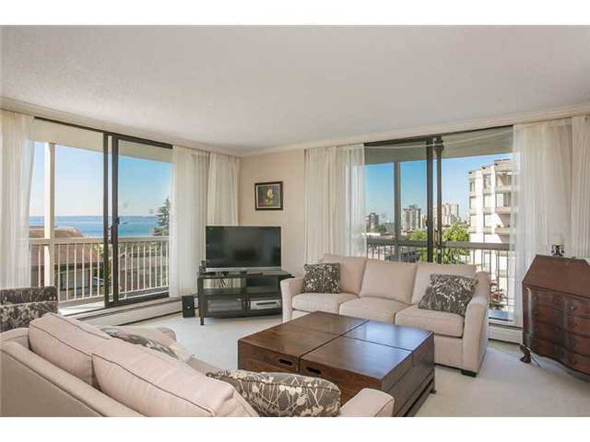 402-1390 Duchess Ave Living Room at 402 - 1390 Duchess Avenue, Ambleside, West Vancouver