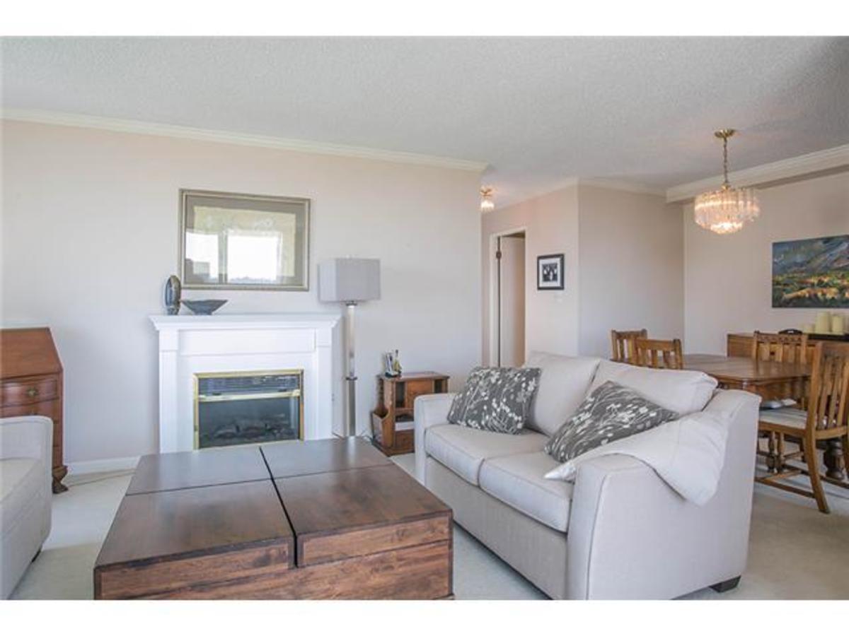 402-1390 Duchess Ave Living Room 3 at 402 - 1390 Duchess Avenue, Ambleside, West Vancouver