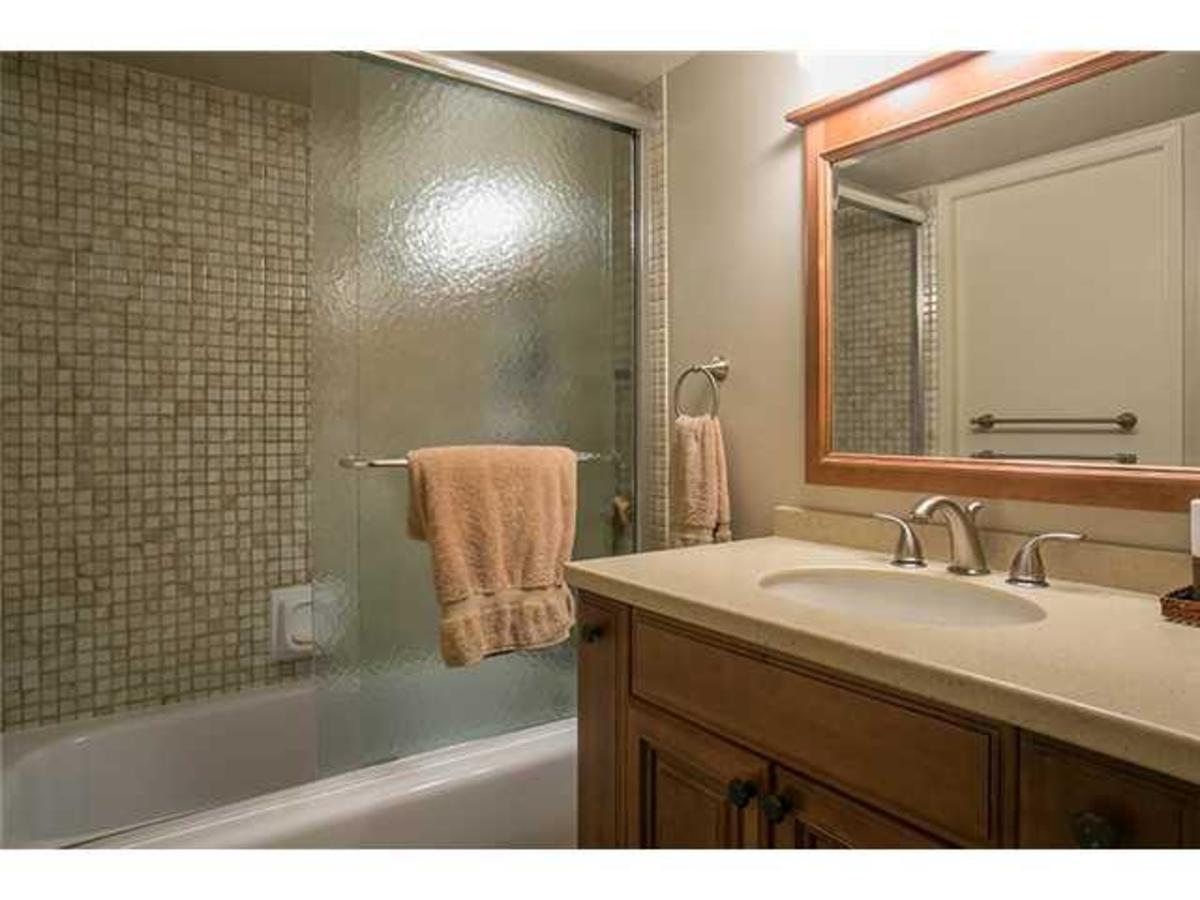 402-1390 Duchess Ave Master Ensuite at 402 - 1390 Duchess Avenue, Ambleside, West Vancouver