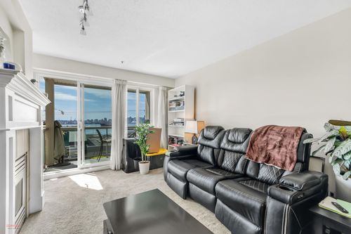 13-dom-13 at 208 - 333 E 1st Street, Lower Lonsdale, North Vancouver