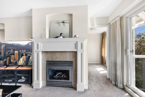 20-dom-20 at 208 - 333 E 1st Street, Lower Lonsdale, North Vancouver