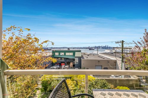 24-dom-24 at 208 - 333 E 1st Street, Lower Lonsdale, North Vancouver