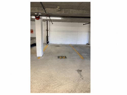 parking at 208 - 333 E 1st Street, Lower Lonsdale, North Vancouver