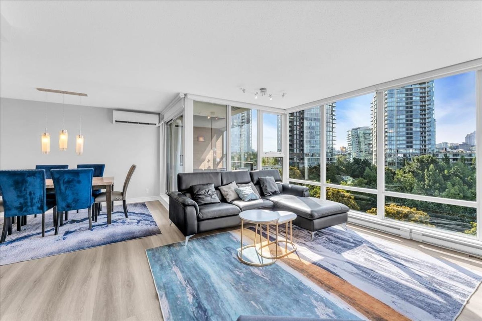 705 - 583 Beach Crescent, Yaletown, Vancouver West photo number 1