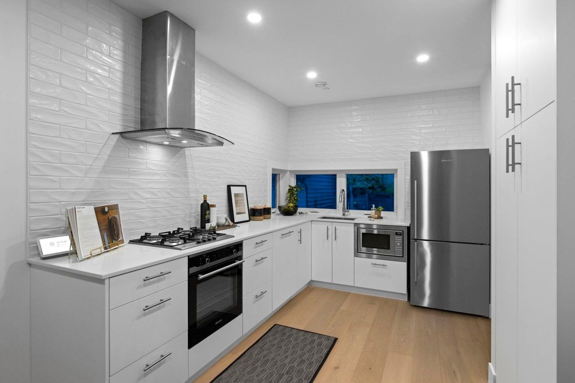 242 W 6th Street, Lower Lonsdale, North Vancouver by Kit + Coop Real Estate 242 W 6th Street, Lower Lonsdale, North Vancouver
