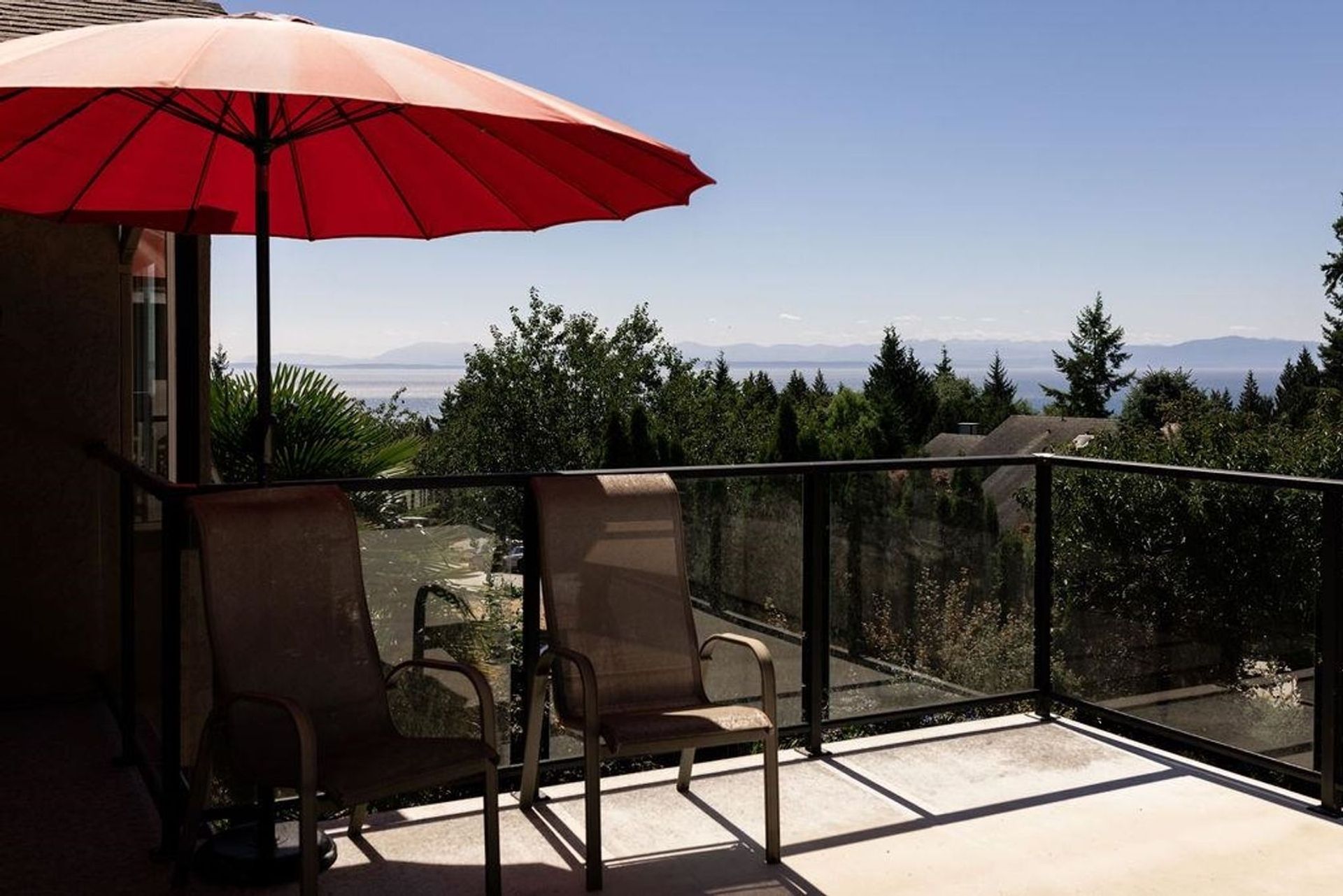496 Ocean View Drive, Gibsons & Area, Sunshine Coast  by Krista Dempster PREC* - Sunshine Coast Real Estate 496 Ocean View Drive, Gibsons & Area, Sunshine Coast