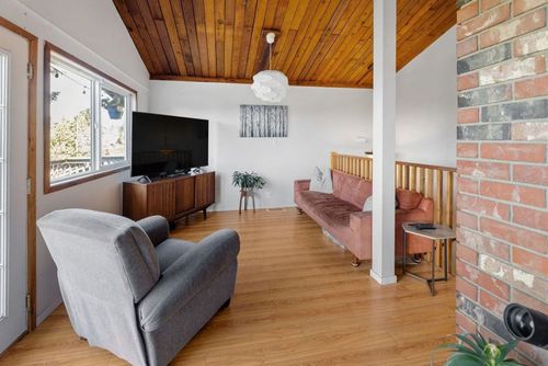 4730-laurel-avenue-sechelt-district-sunshine-coast-08 at 4730 Laurel Avenue, Sechelt District, Sunshine Coast