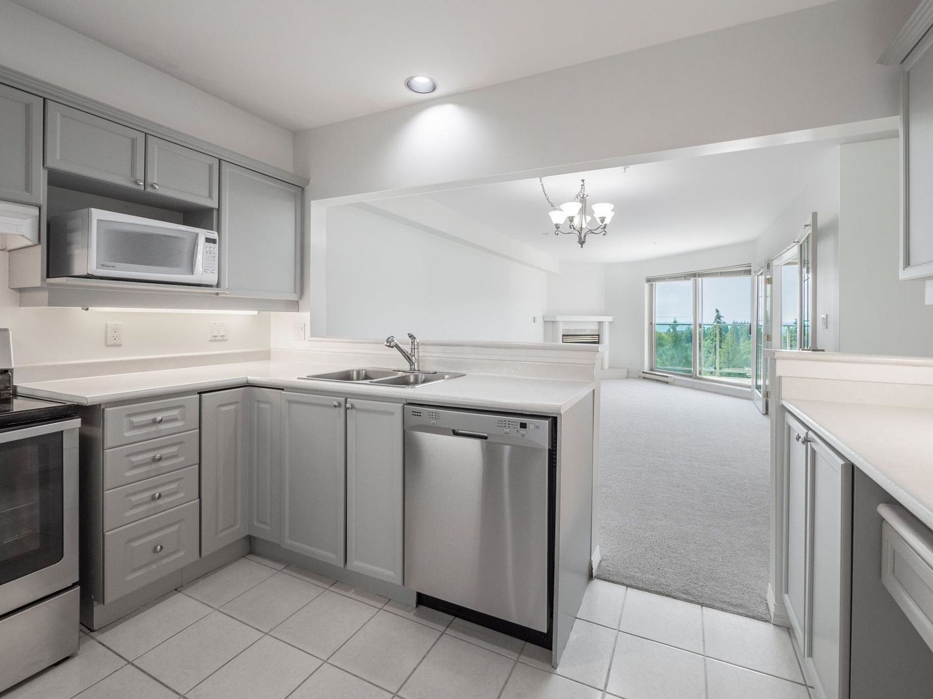 203 - 5780 Trail Avenue, Sechelt District, Sunshine Coast  by Krista Dempster PREC* - Sunshine Coast Real Estate 203 - 5780 Trail Avenue, Sechelt District, Sunshine Coast