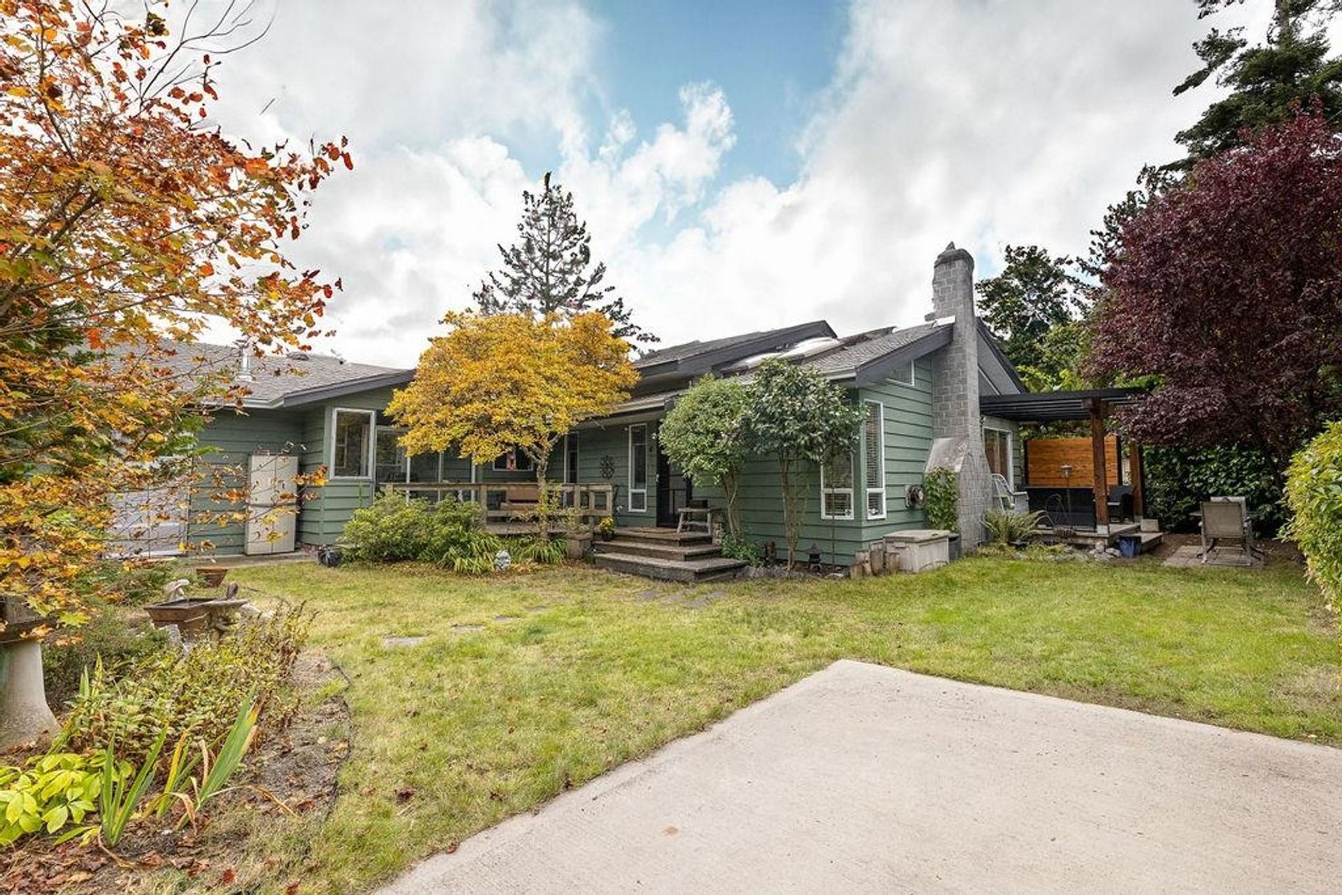 5796 Medusa Street, Sechelt District, Sunshine Coast  by Krista Dempster PREC* - Sunshine Coast Real Estate 5796 Medusa Street, Sechelt District, Sunshine Coast