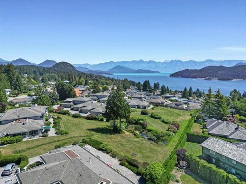544-eaglecrest-drive-gibsons-area-sunshine-coast-34 at 544 Eaglecrest Drive, Gibsons & Area, Sunshine Coast