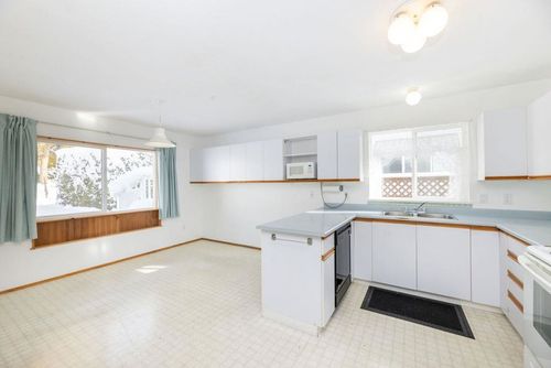 6358-oracle-road-sechelt-district-sunshine-coast-16 at 6358 Oracle Road, Sechelt District, Sunshine Coast