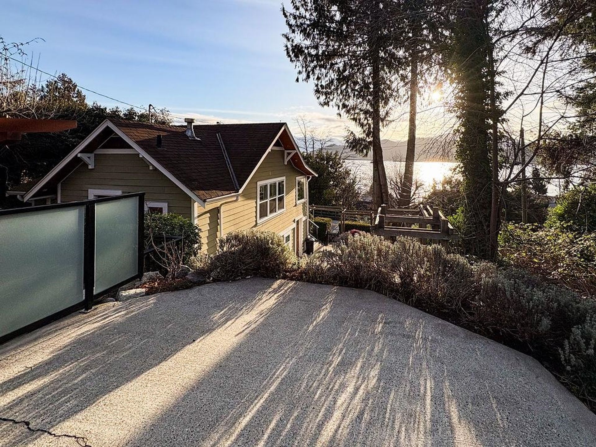 579 Gibsons Way, Gibsons & Area, Sunshine Coast  by Krista Dempster PREC* - Sunshine Coast Real Estate 579 Gibsons Way, Gibsons & Area, Sunshine Coast
