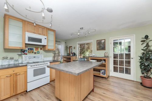 1064-rosamund-road-gibsons-area-sunshine-coast-06 at 1064 Rosamund Road, Gibsons & Area, Sunshine Coast 1064-rosamund-road-gibsons-area-sunshine-coast-06 at 1064 Rosamund Road, Gibsons & Area, Sunshine Coast